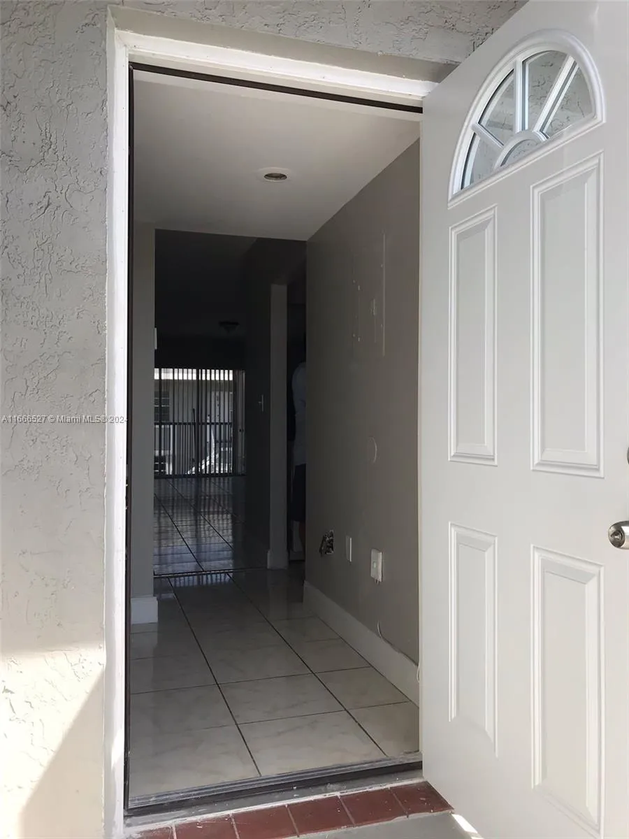 459 NE 210th Cir Ter # 17, Miami FL 33179