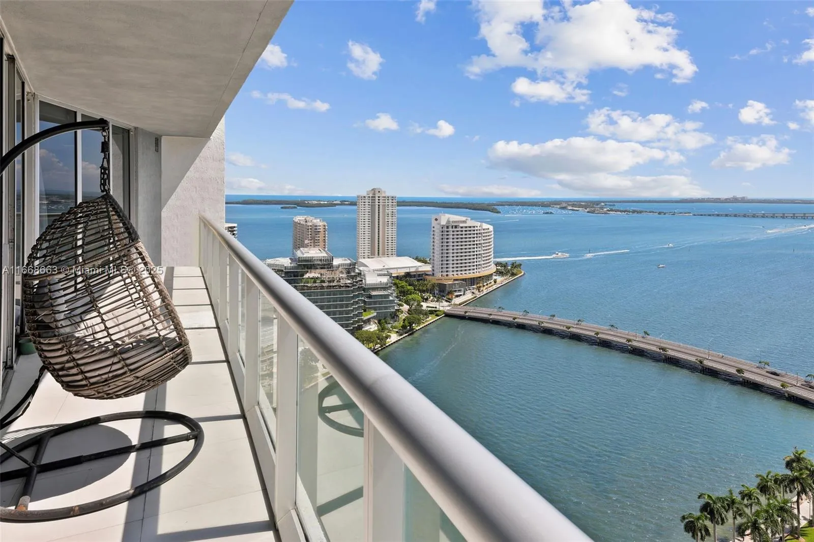 2 bedroom 2 bath for sale at 495 Brickell Ave, Miami FL 33131