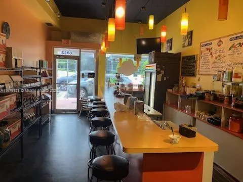 6942 Collins Ave, Miami Beach FL 33141