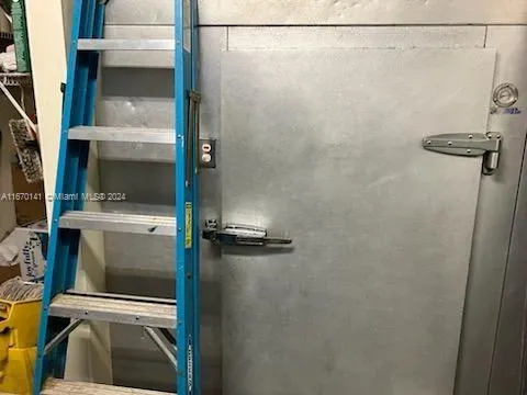 6942 Collins Ave, Miami Beach FL 33141
