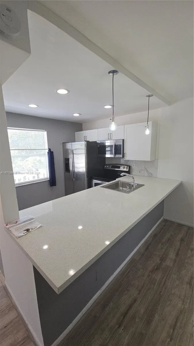 3511 Inverrary Dr # 205, Lauderhill FL 33319
