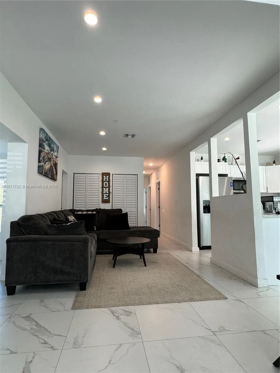 1829 NE 176th St, North Miami Beach FL 33162