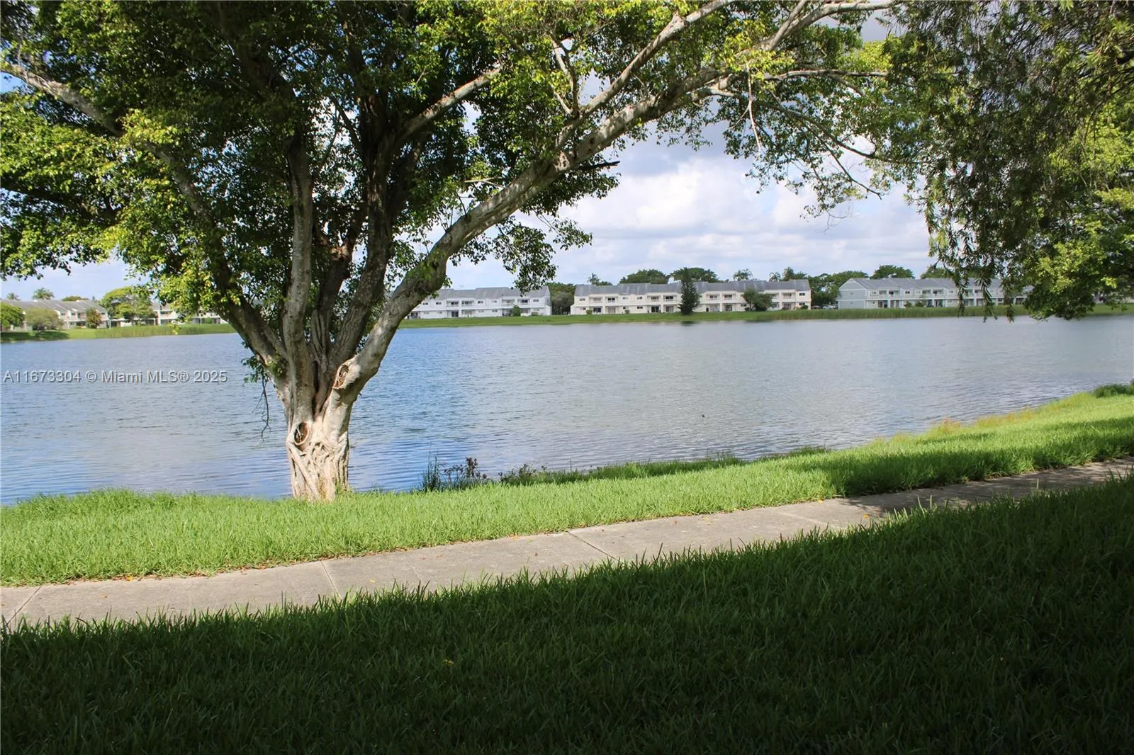 3469 NW 44th St # 103, Oakland Park FL 33309