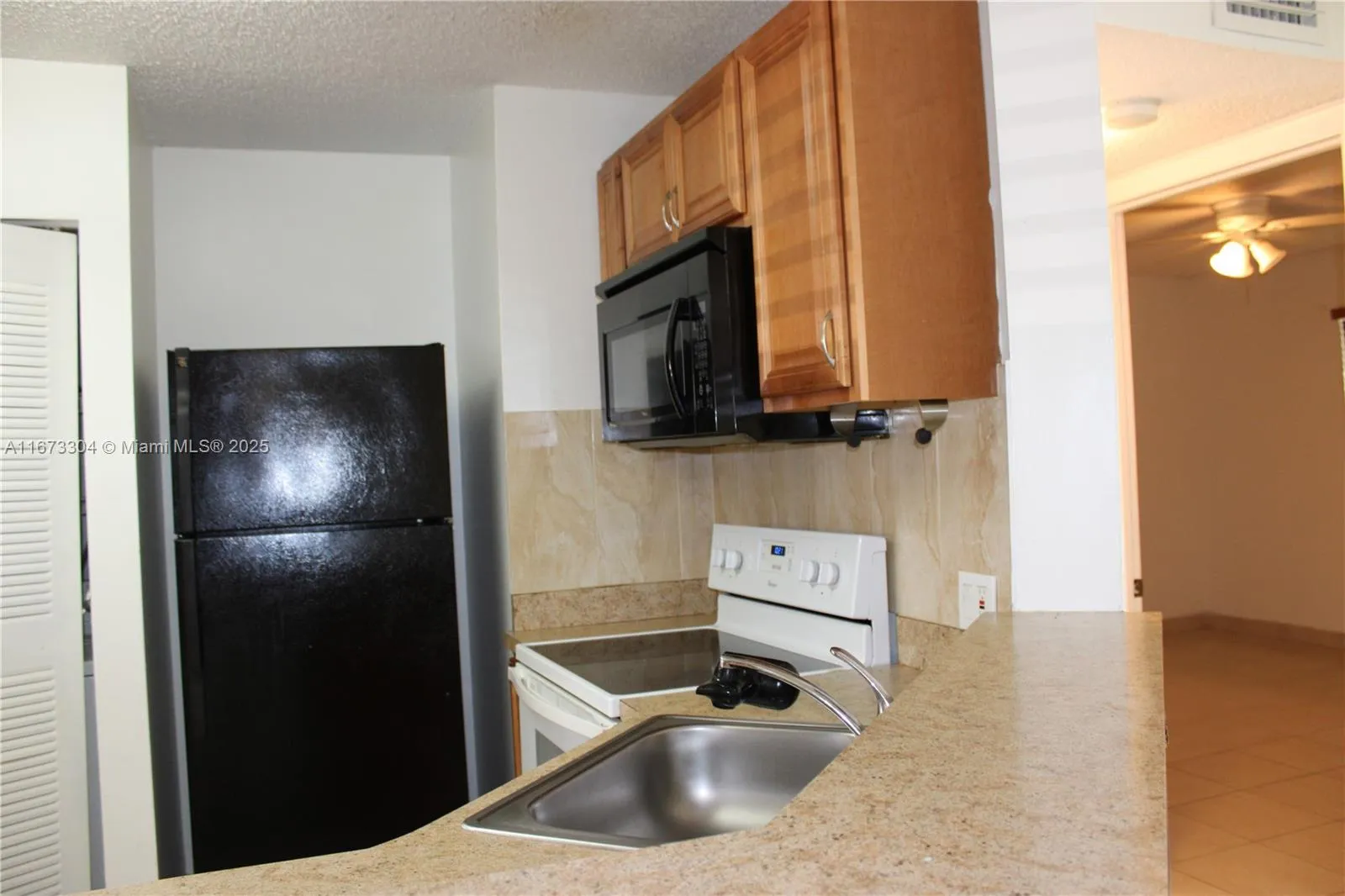 3469 NW 44th St # 103, Oakland Park FL 33309