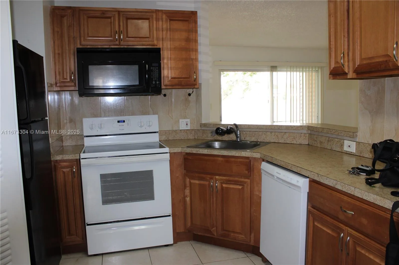 3469 NW 44th St # 103, Oakland Park FL 33309