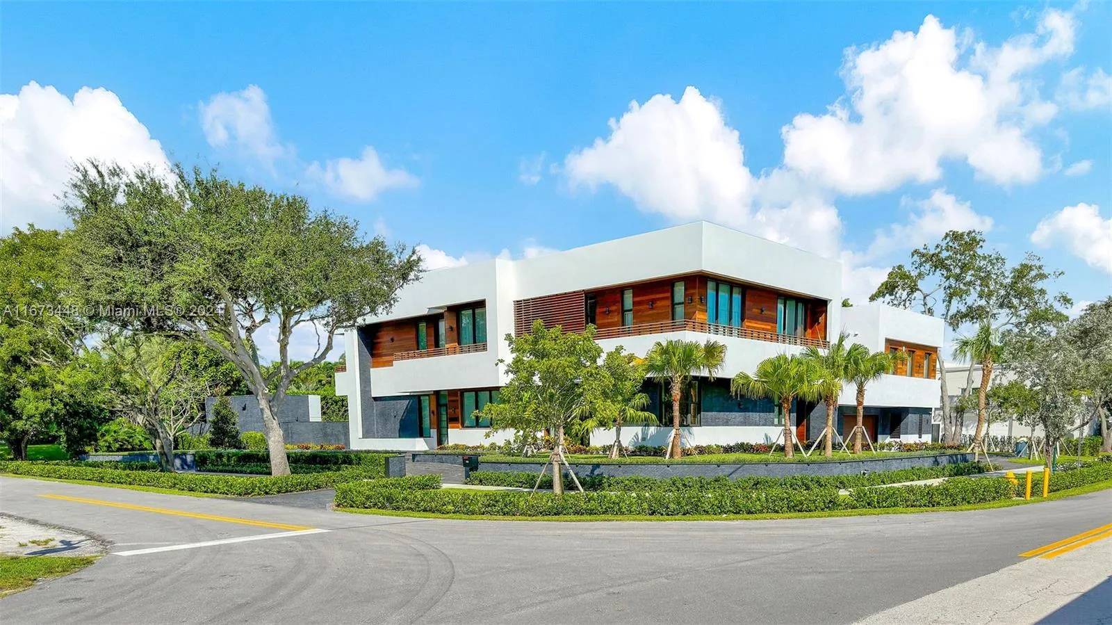 6 bedroom 6 bath for sale at 9860 NE 5th Avenue Rd, Miami Shores FL 33138