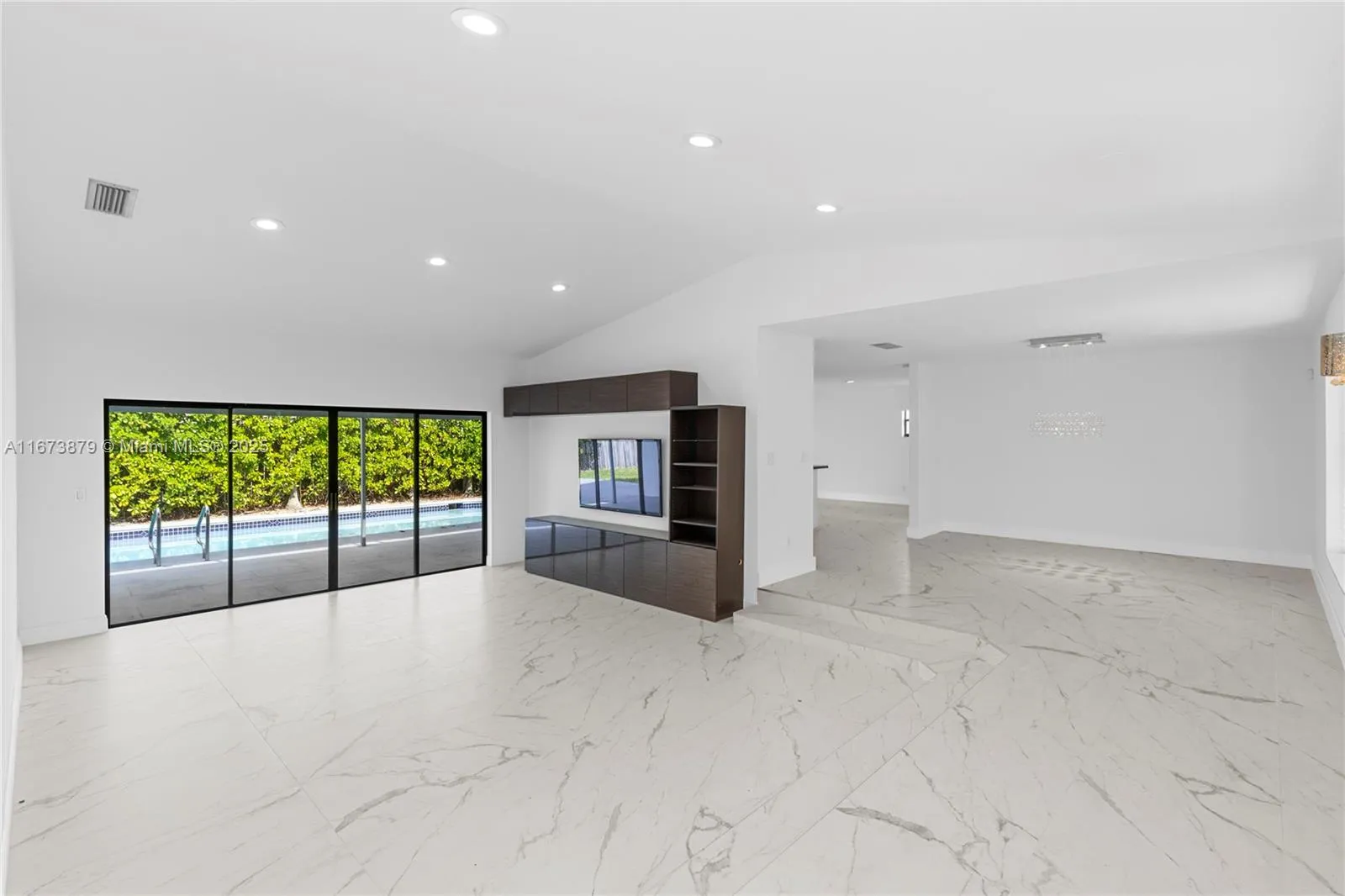 21332 NE 18th Pl, Miami FL 33179