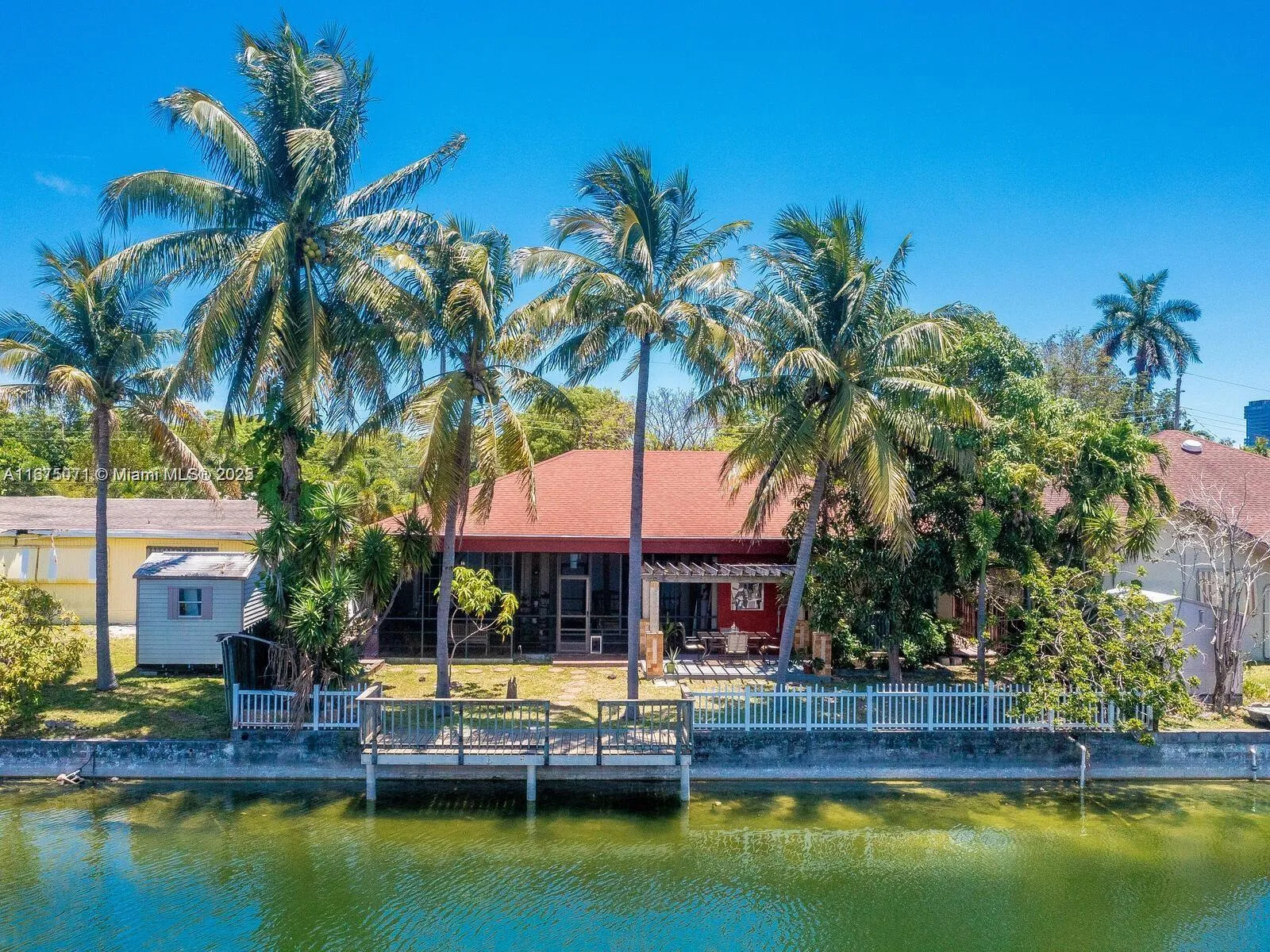 3 bedroom 2 bath for sale at 232 SW 7th Ave, Hallandale Beach FL 33009