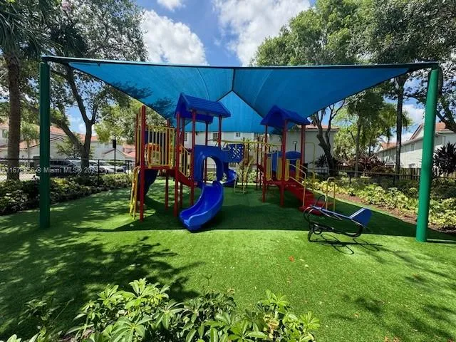 3780 San Simeon Cir, Weston FL 33331