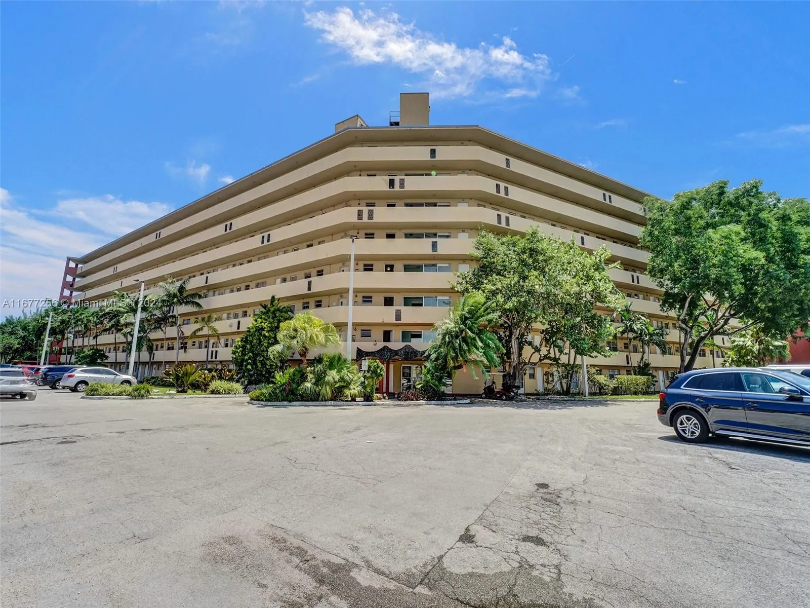 1750 NE 191st St # 4, Miami FL 33179