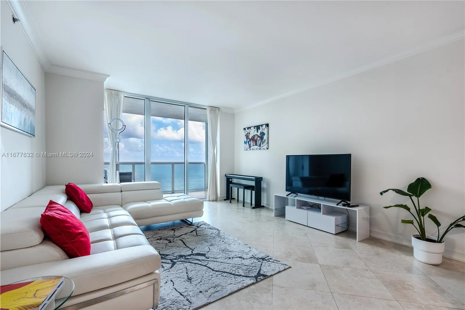3 bedroom 2 bath for sale at 1830 S Ocean Dr # 3511, Hallandale Beach FL 33009