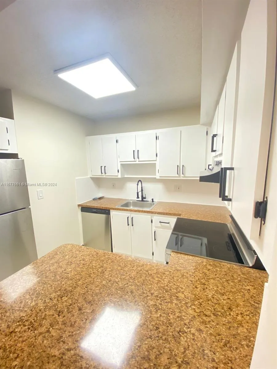 2029 NW 46th Ave # E308, Lauderhill FL 33313