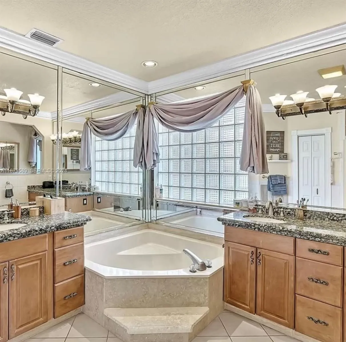 1775 W Eagle Trace Blvd W, Coral Springs FL 33071