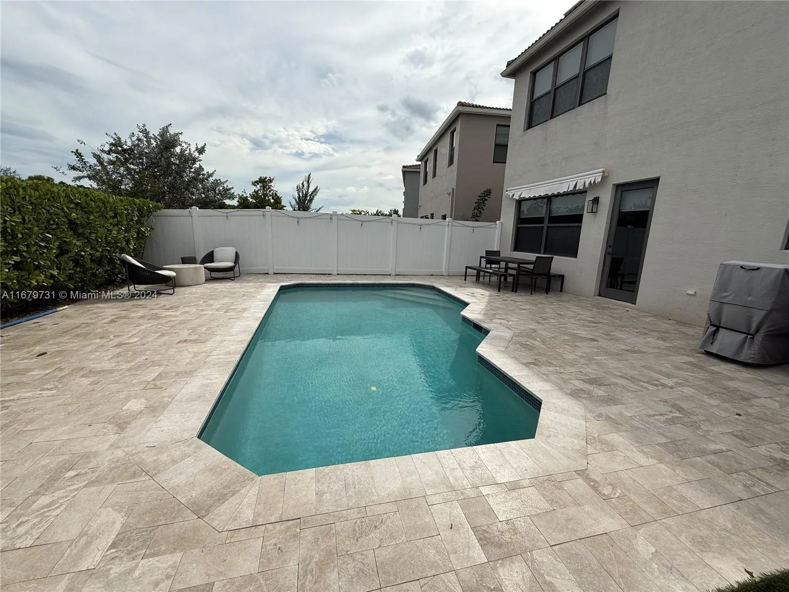 918 NE 191st St, Miami FL 33179