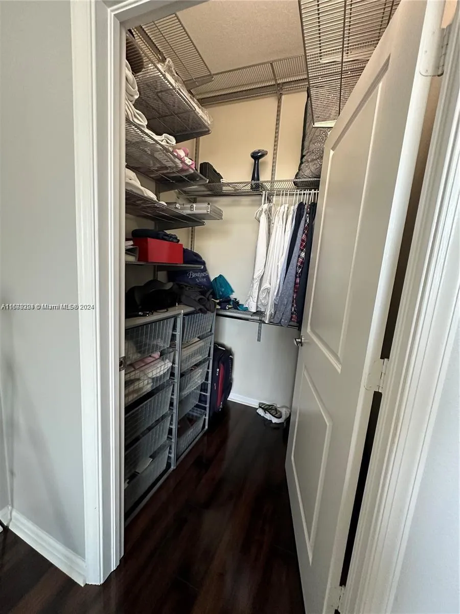 10 Aragon Ave # 1113, Coral Gables FL 33134