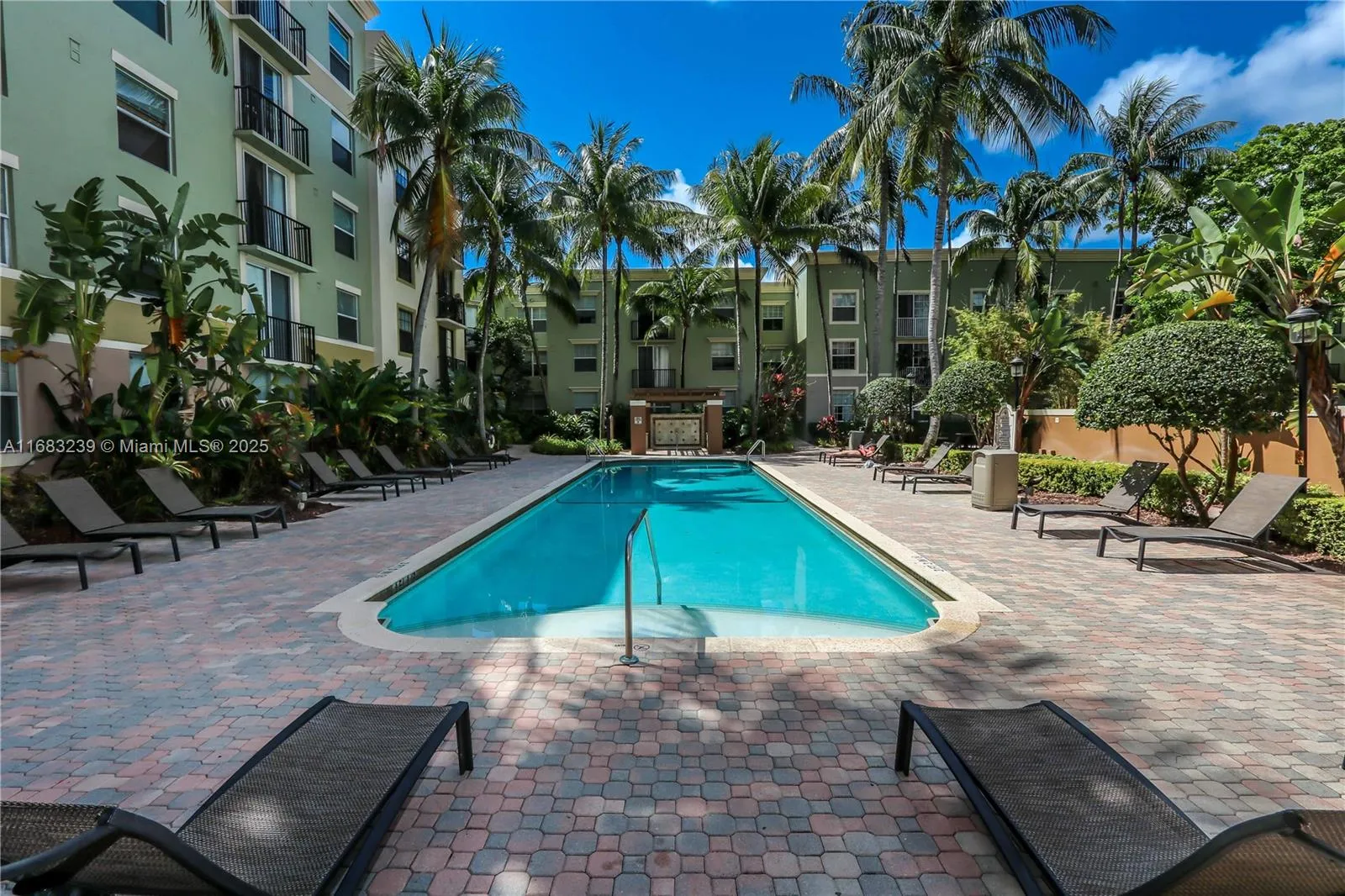 1900 Van Buren St # 209B, Hollywood FL 33020