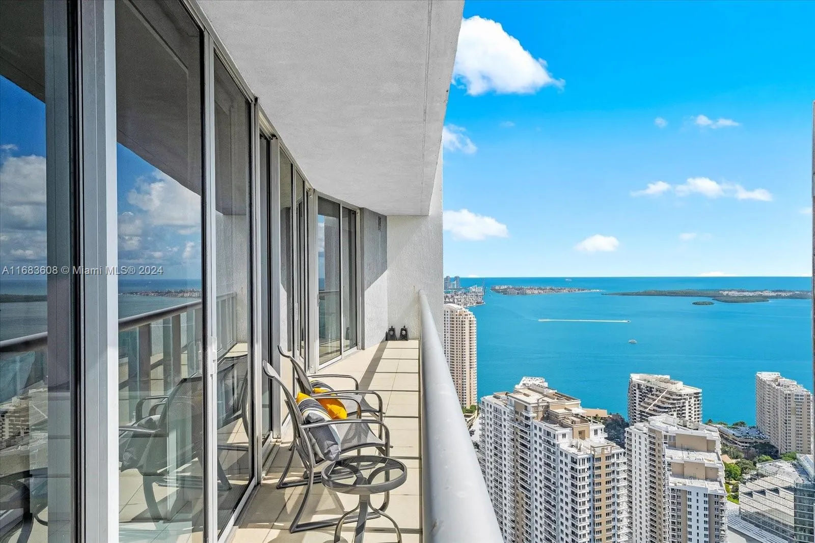 2 bedroom 2 bath for sale at 475 Brickell Ave # 5113, Miami FL 33131
