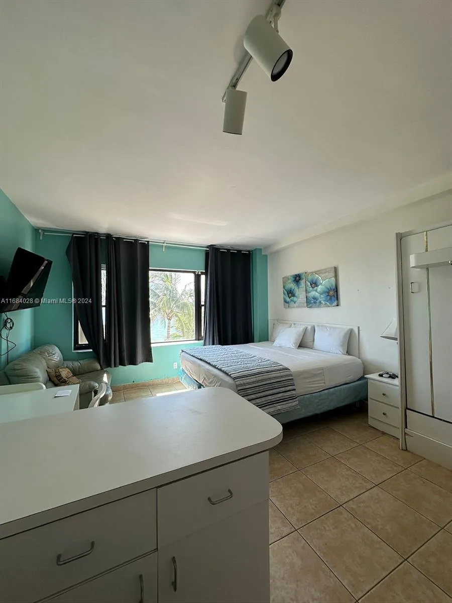 6345 Collins Ave # 535, Miami Beach FL 33141