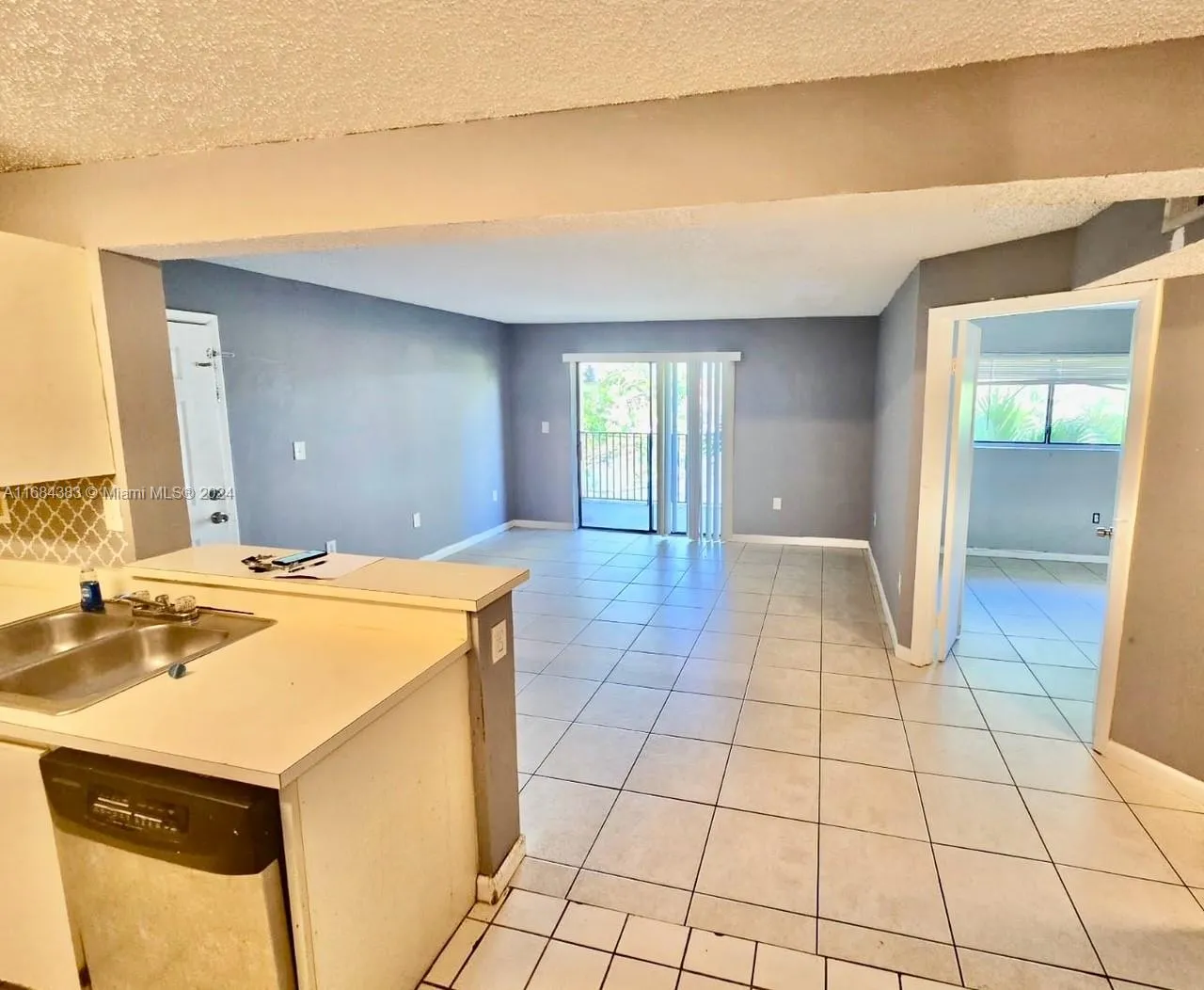 2 bedroom 1 bath for sale at 301 Palm Way # 304, Pembroke Pines FL 33025