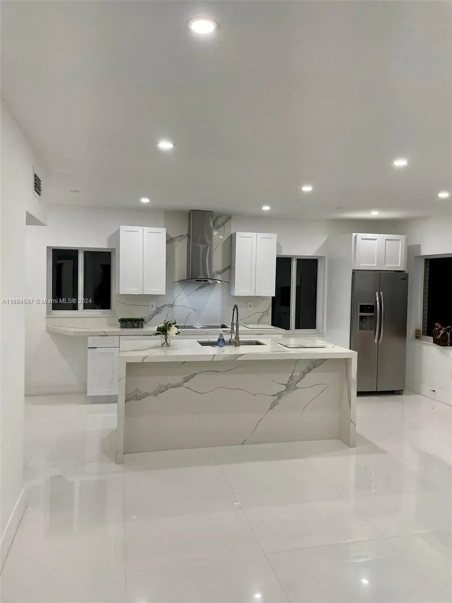 1201 Marseille Dr # 17, Miami Beach FL 33141