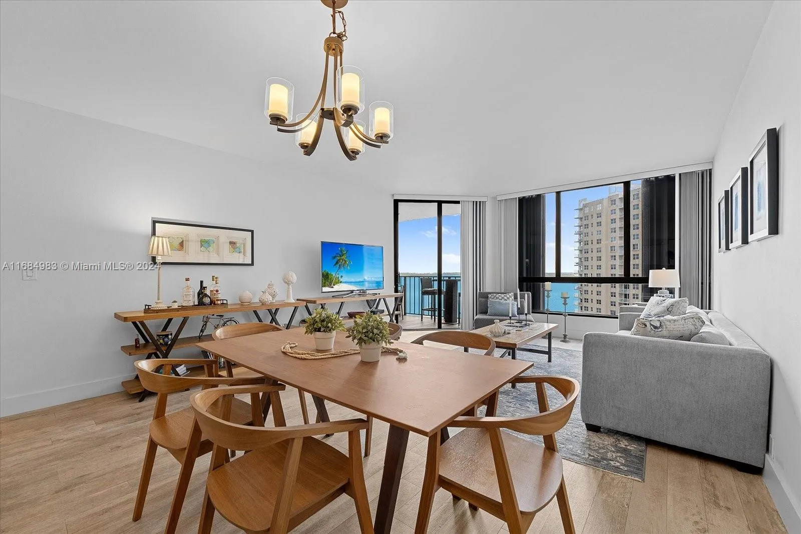 520 Brickell Key Dr # A1513, Miami FL 33131