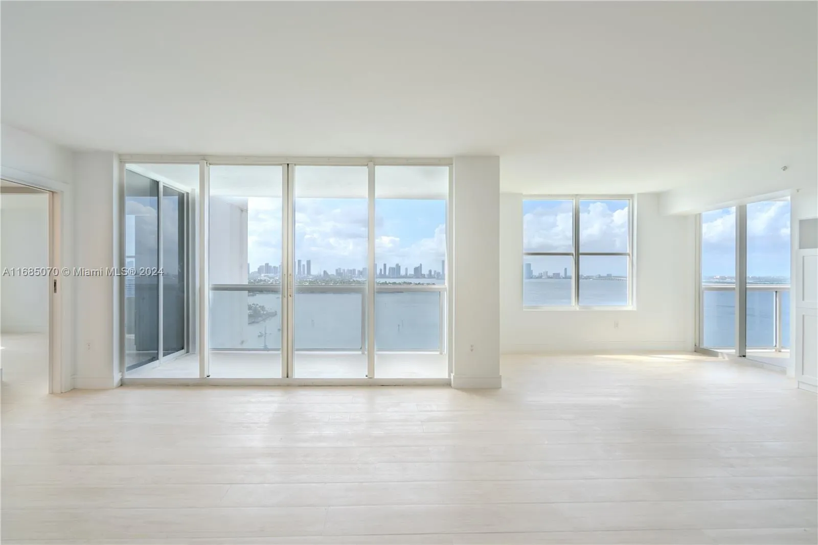 1800 Sunset Harbour Dr, Miami Beach FL 33139