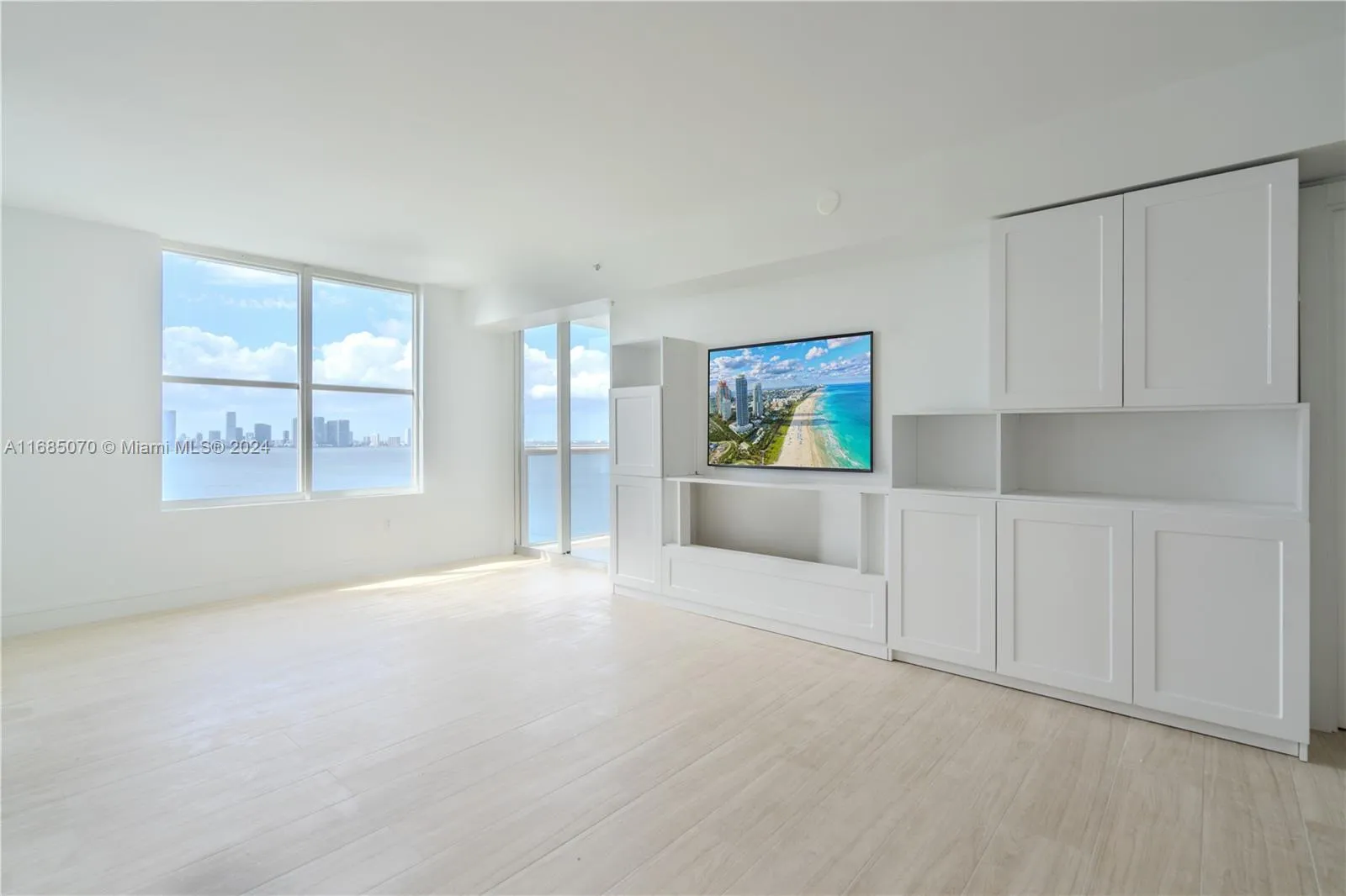 1800 Sunset Harbour Dr, Miami Beach FL 33139