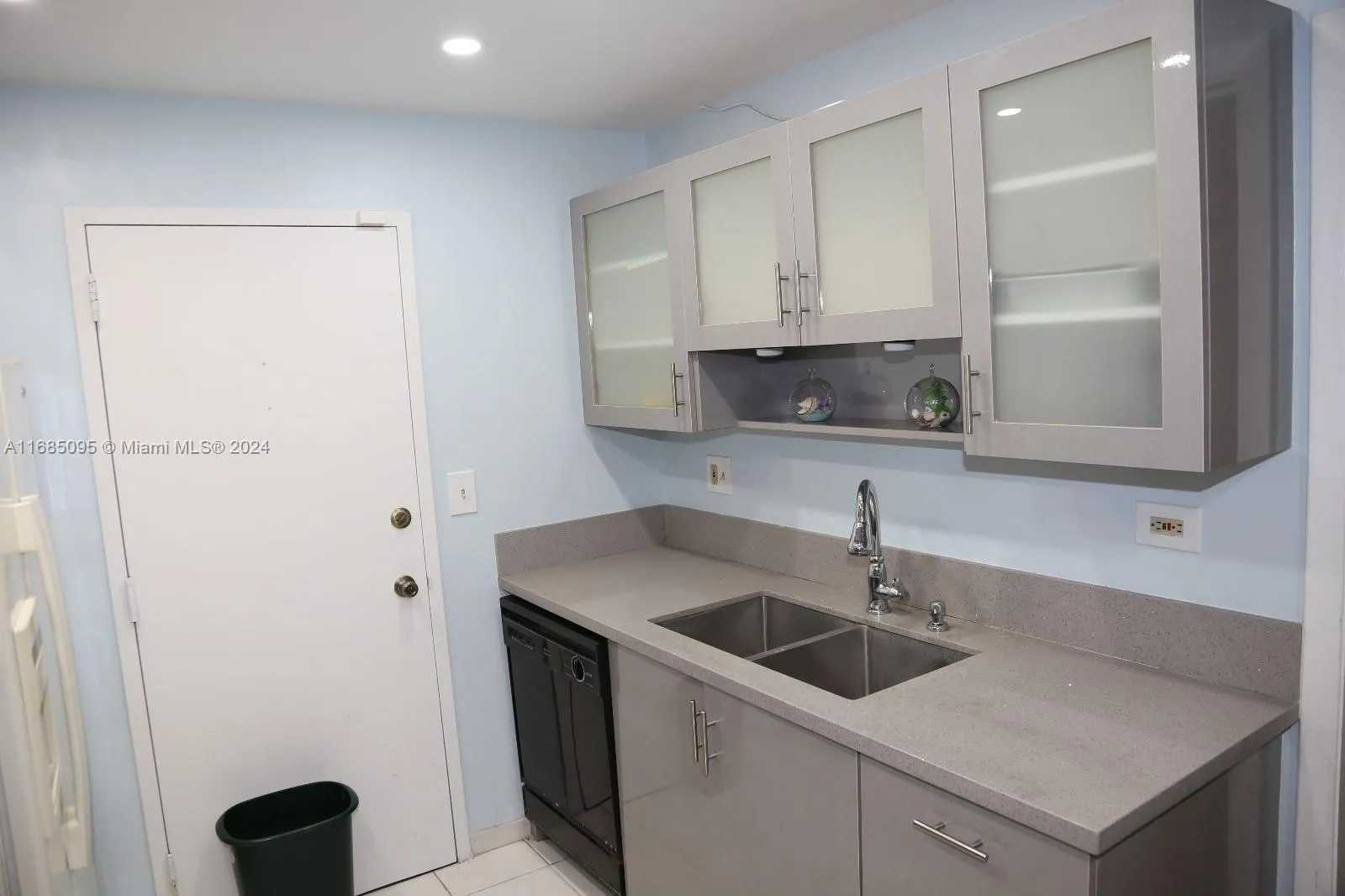 800 NE 195th St # 501, Miami FL 33179
