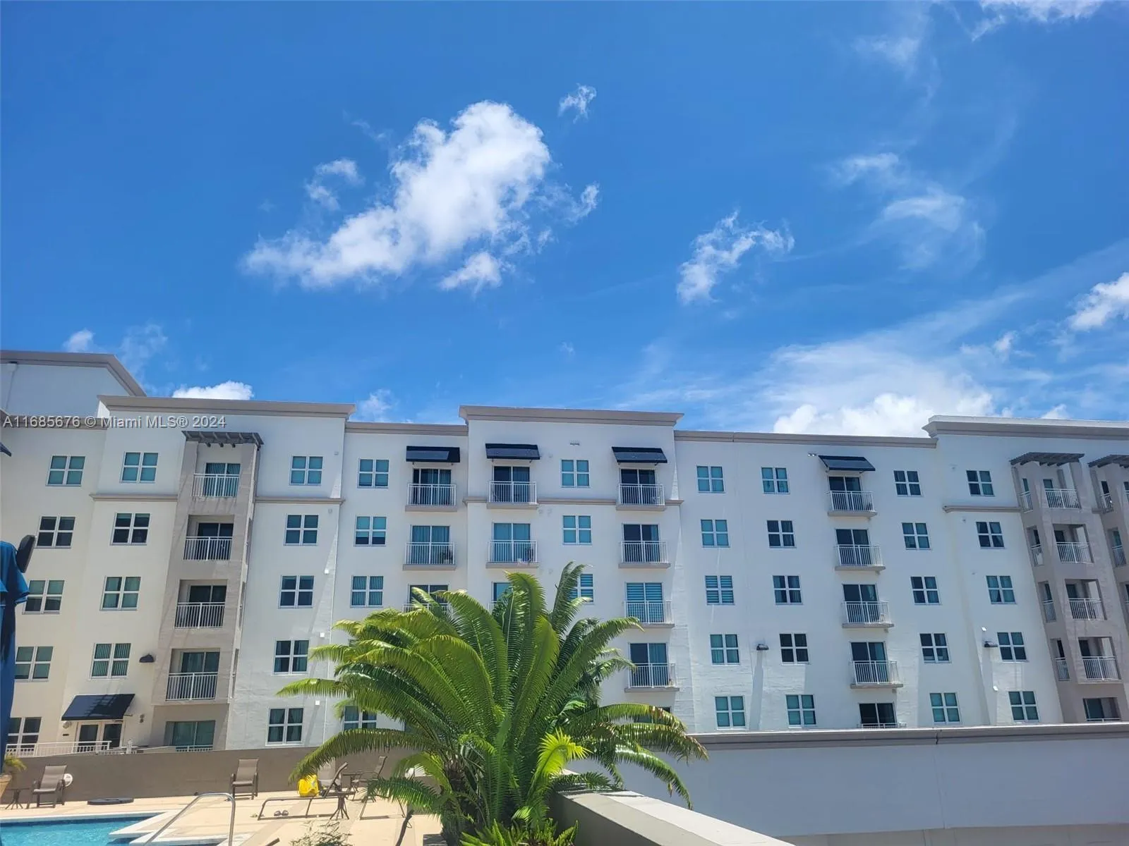 50 Menores Ave # 725, Coral Gables FL 33134