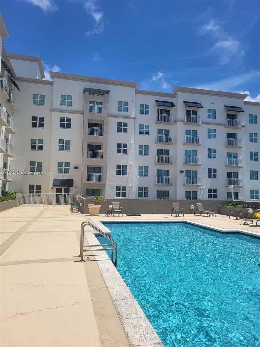 50 Menores Ave # 725, Coral Gables FL 33134