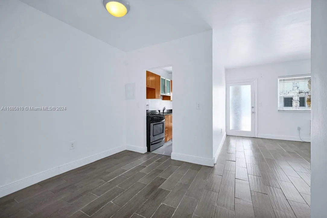 320 85th St # 11, Miami Beach FL 33141