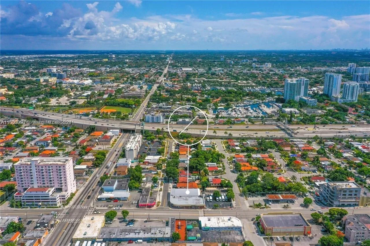 721 NW 21st Ct, Miami FL 33125