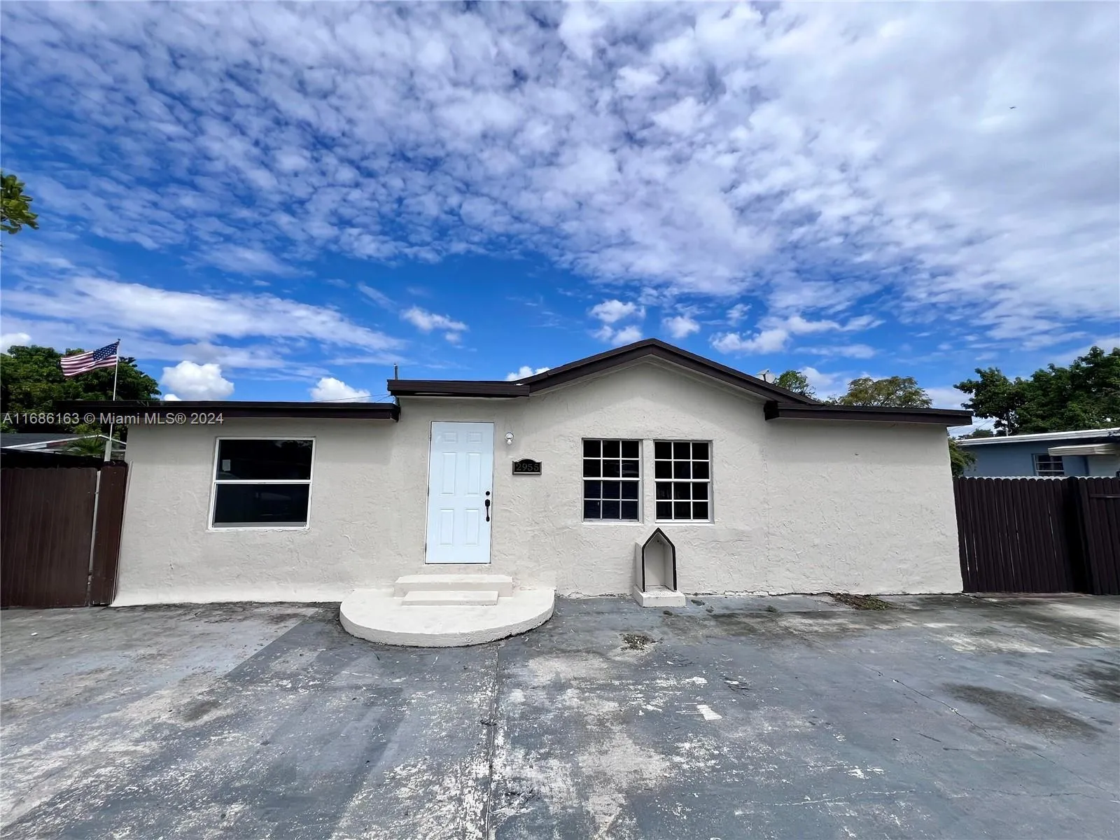 3 bedroom 2 bath for sale at 2955 NW 88th St, Miami FL 33147
