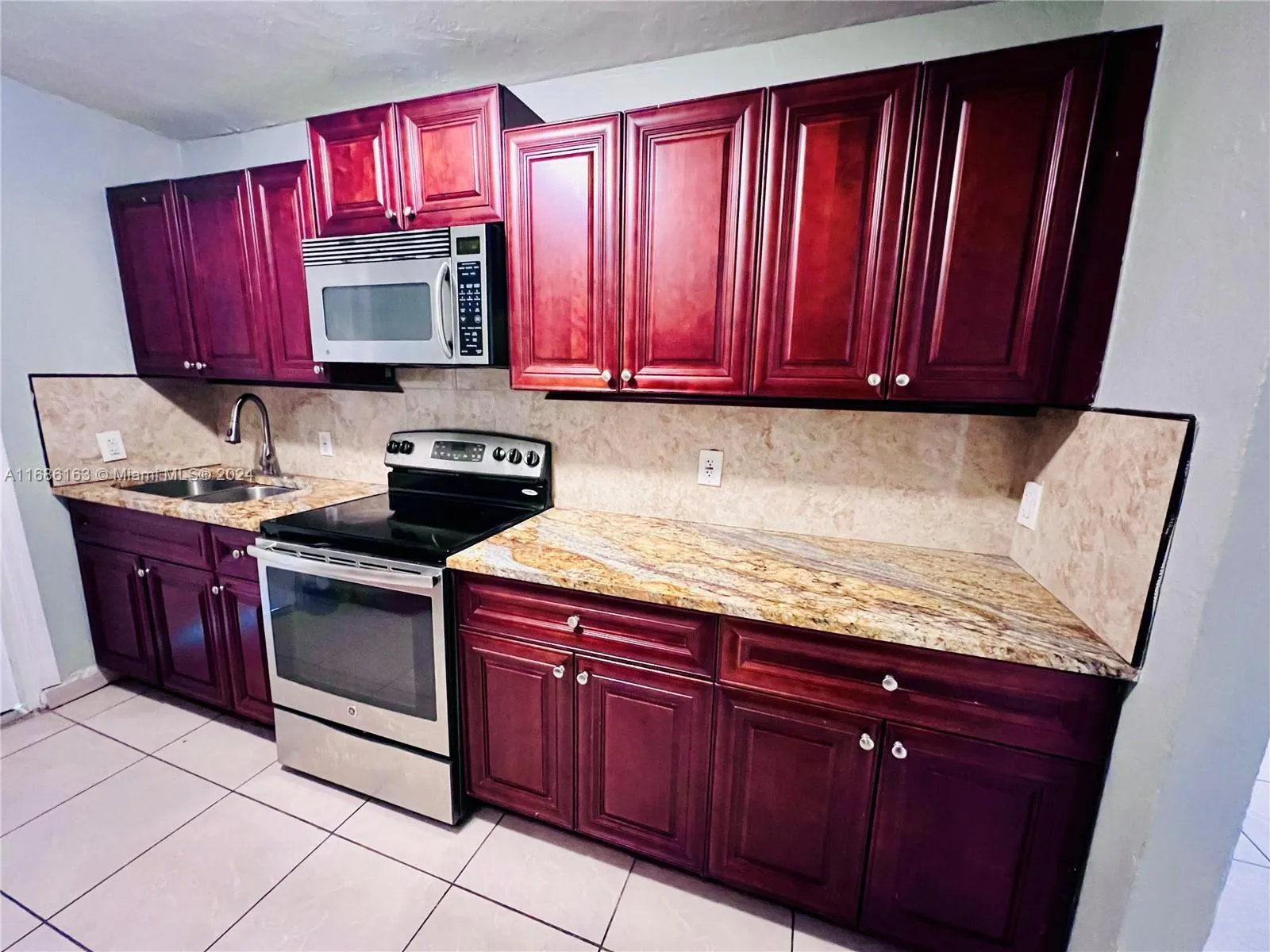 2955 NW 88th St, Miami FL 33147