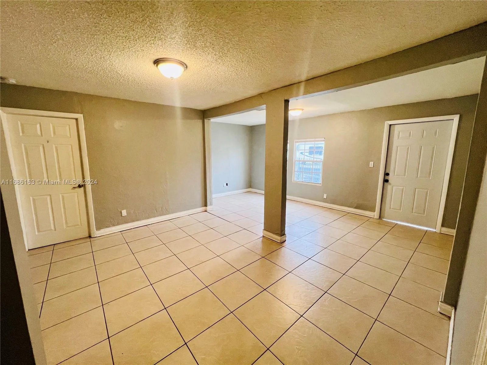 2955 NW 88th St, Miami FL 33147
