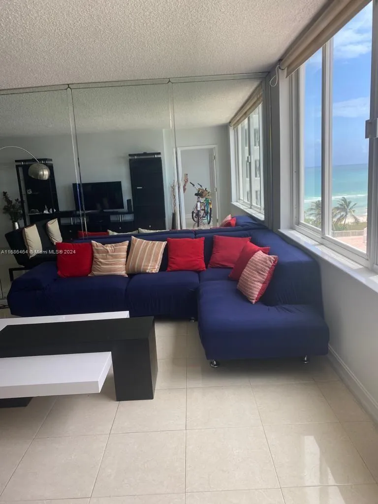 5401 Collins Ave # 412, Miami Beach FL 33140