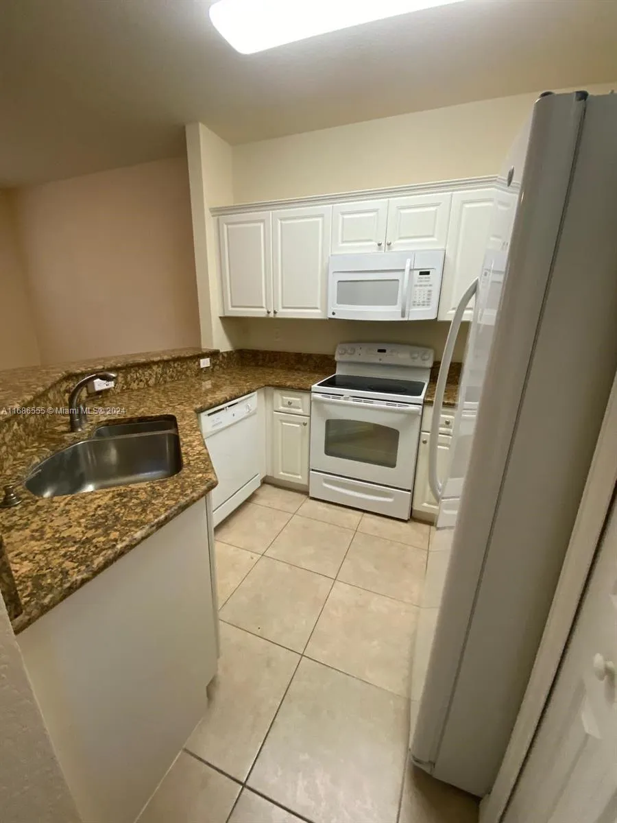 11886 SW 152nd Pl # 11886, Miami FL 33196