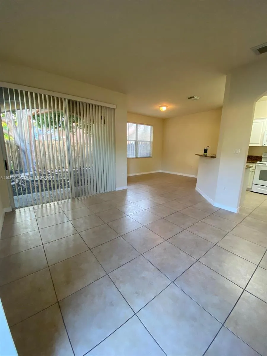11886 SW 152nd Pl # 11886, Miami FL 33196
