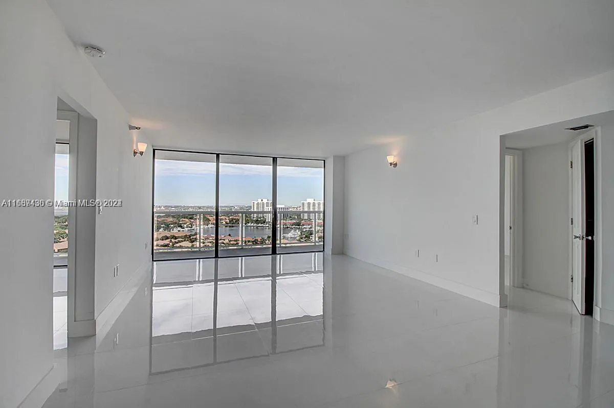 2 bedroom 2 bath for sale at 20505 E Country Club Dr # 1931, Aventura FL 33180