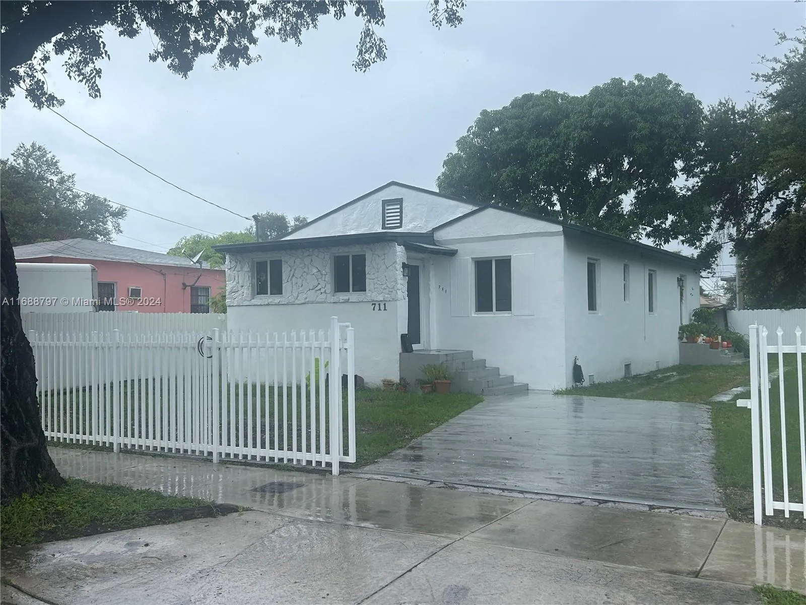 711 NW 55th St # 1, Miami FL 33127