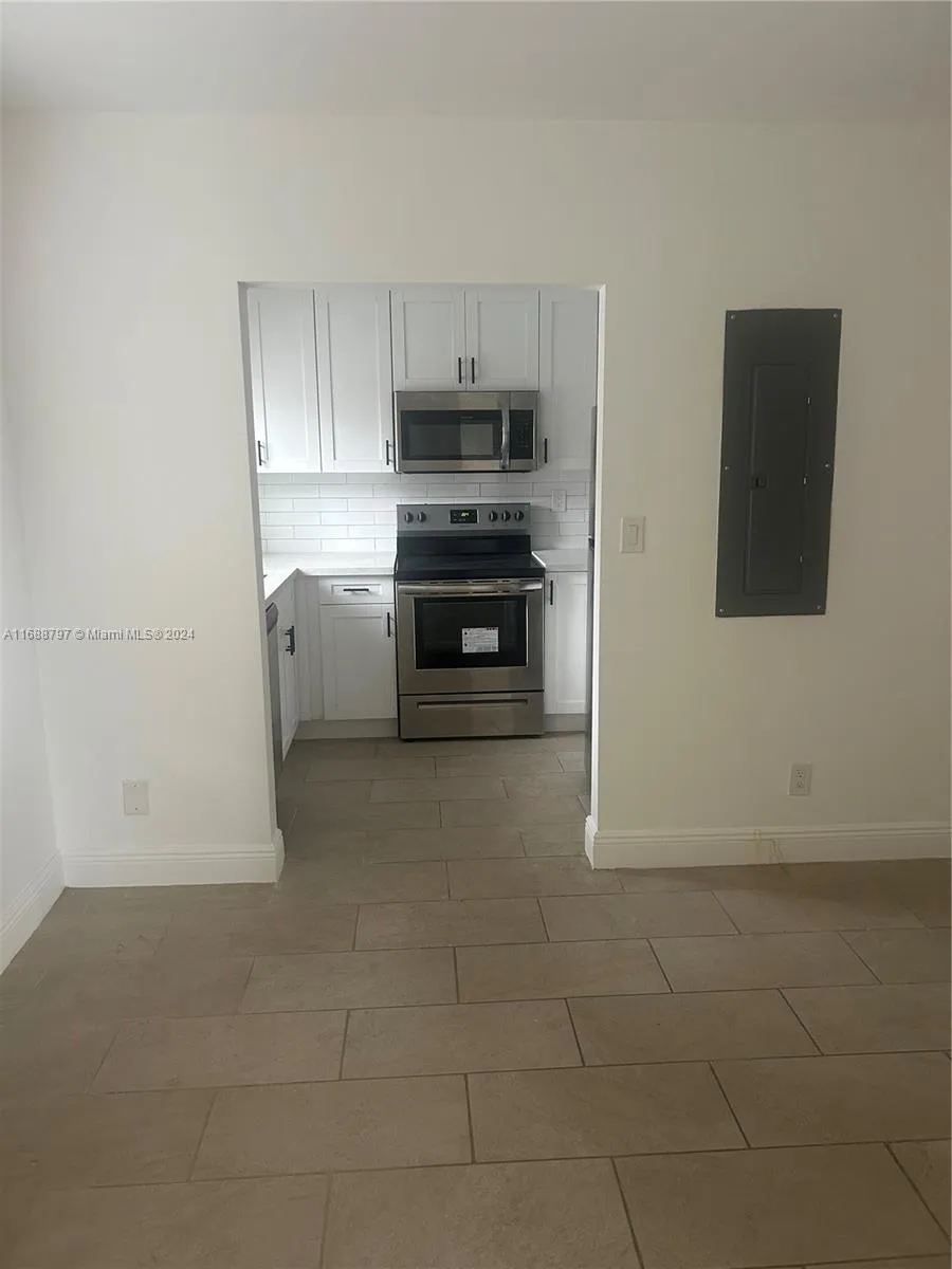 711 NW 55th St # 1, Miami FL 33127