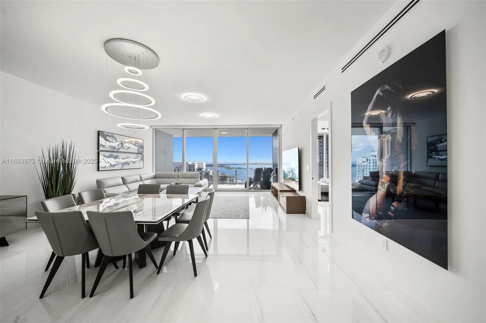 3 bedroom 4 bath for sale at 300 Biscayne Blvd Way # 3803, Miami FL 33131