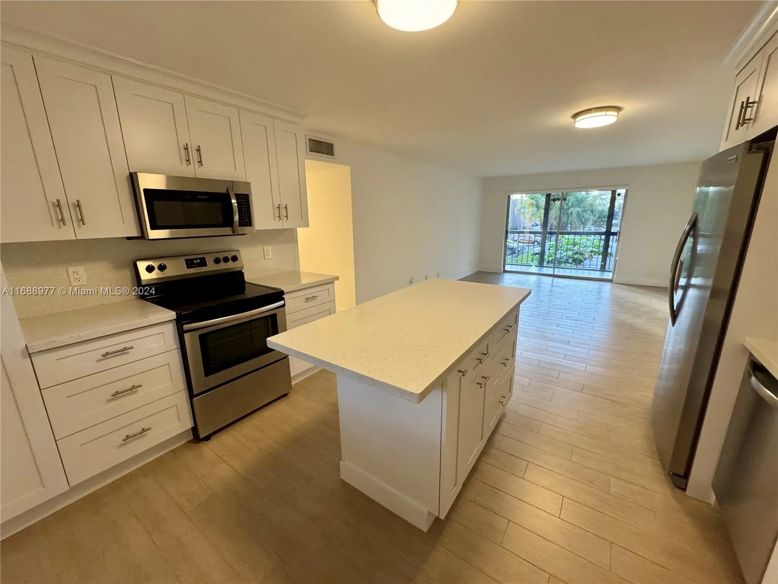 7000 Nova Dr # 202E, Davie FL 33317