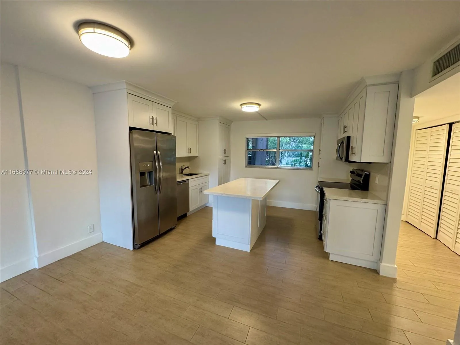 7000 Nova Dr # 202E, Davie FL 33317