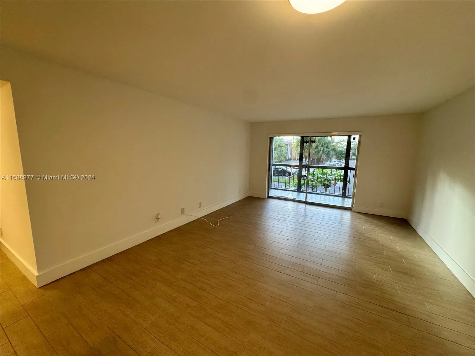 7000 Nova Dr # 202E, Davie FL 33317
