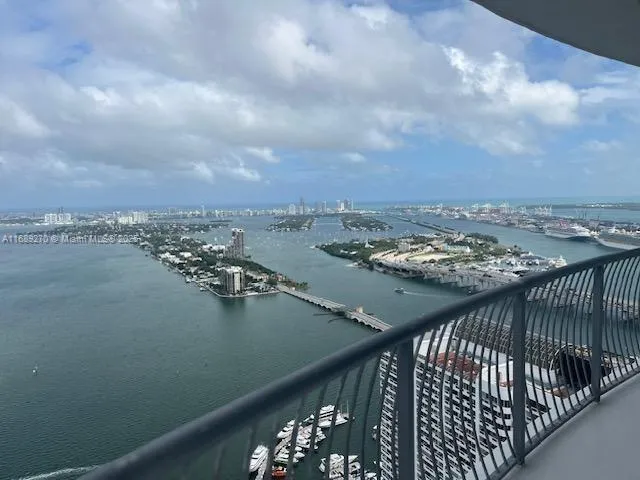 1750 N Bayshore Dr, Miami FL 33132