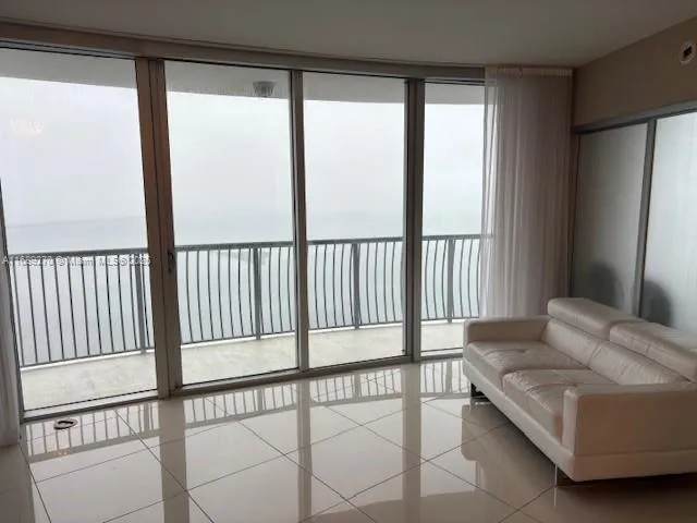 1750 N Bayshore Dr, Miami FL 33132