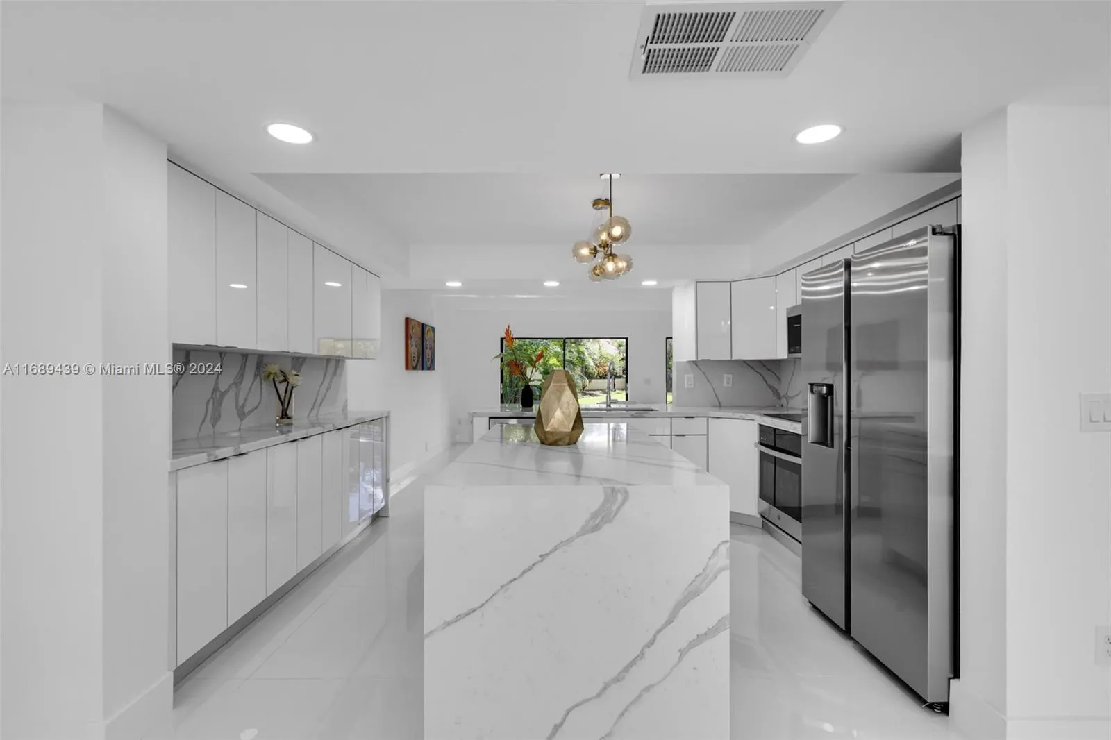 2 bedroom 2 bath for sale at 3843 Alcantara Ave # 76B, Doral FL 33178