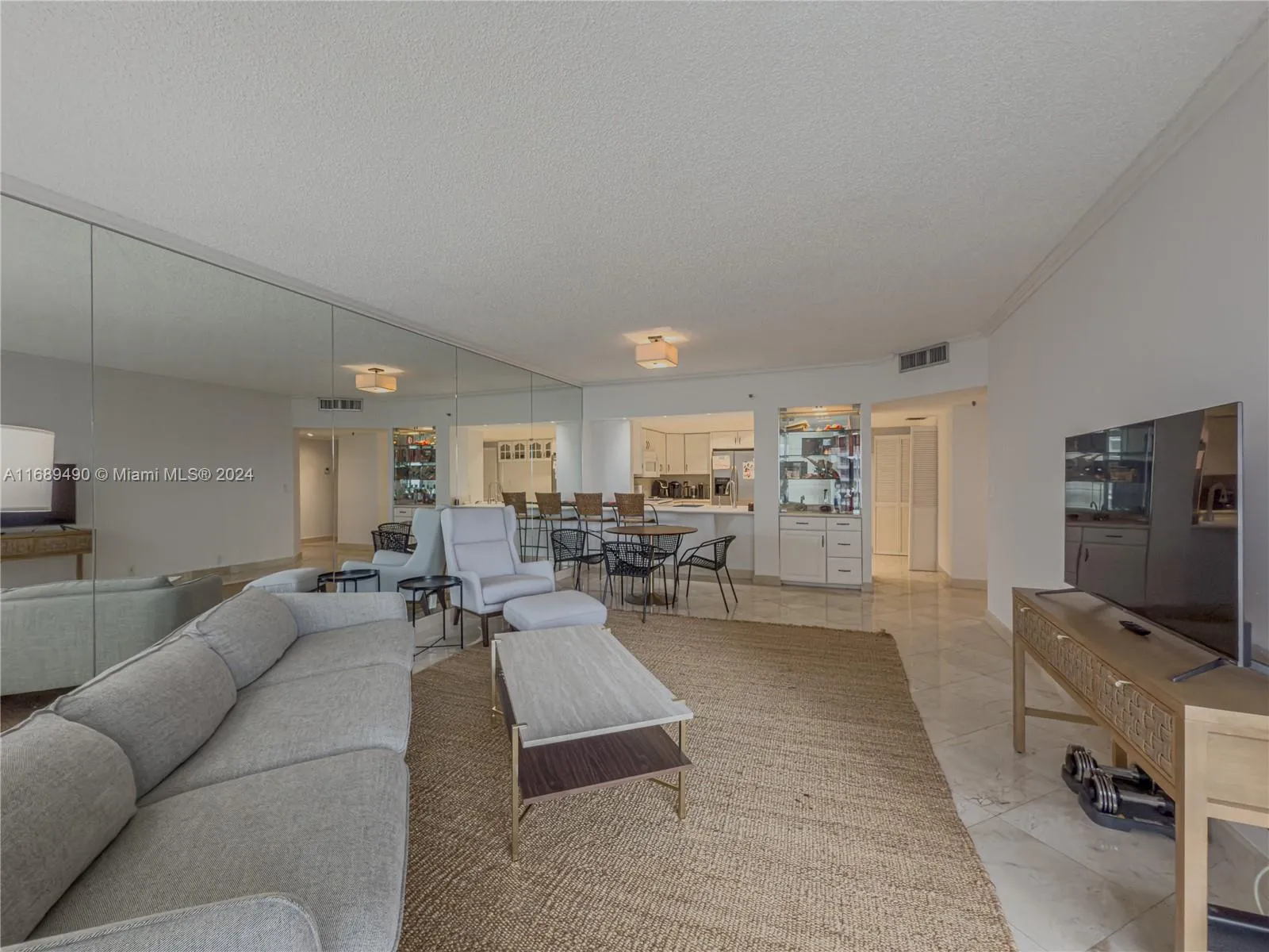 520 Brickell Key Dr, Miami FL 33131