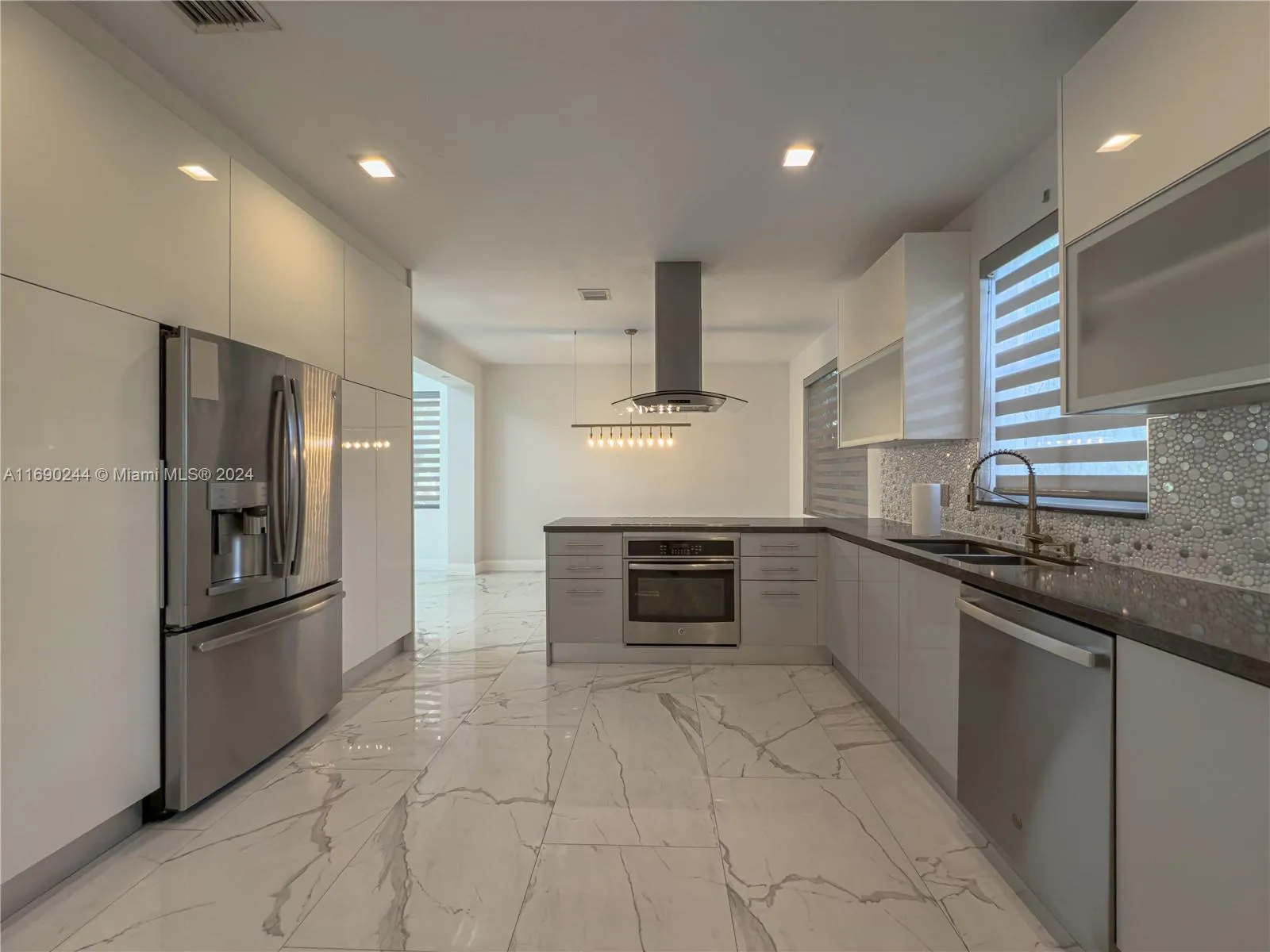 651 Honeysuckle Ln, Weston FL 33327